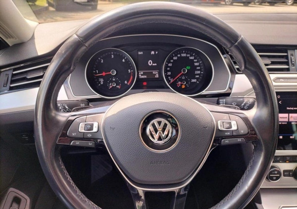 Volkswagen Passat cena 84900 przebieg: 133618, rok produkcji 2019 z Piotrków Kujawski małe 232